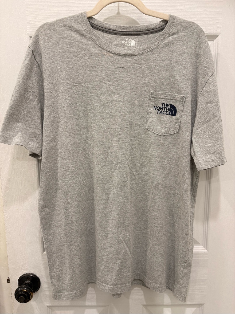 The North Face Gray T-Shirt With Belay On Belaya Graphic Print On Back Size L - Picture 1 of 7